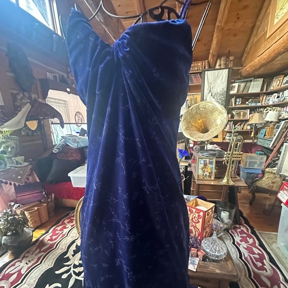 BLUE VELVET SLIP DRESS WITH SPAGHETTI STRAPS